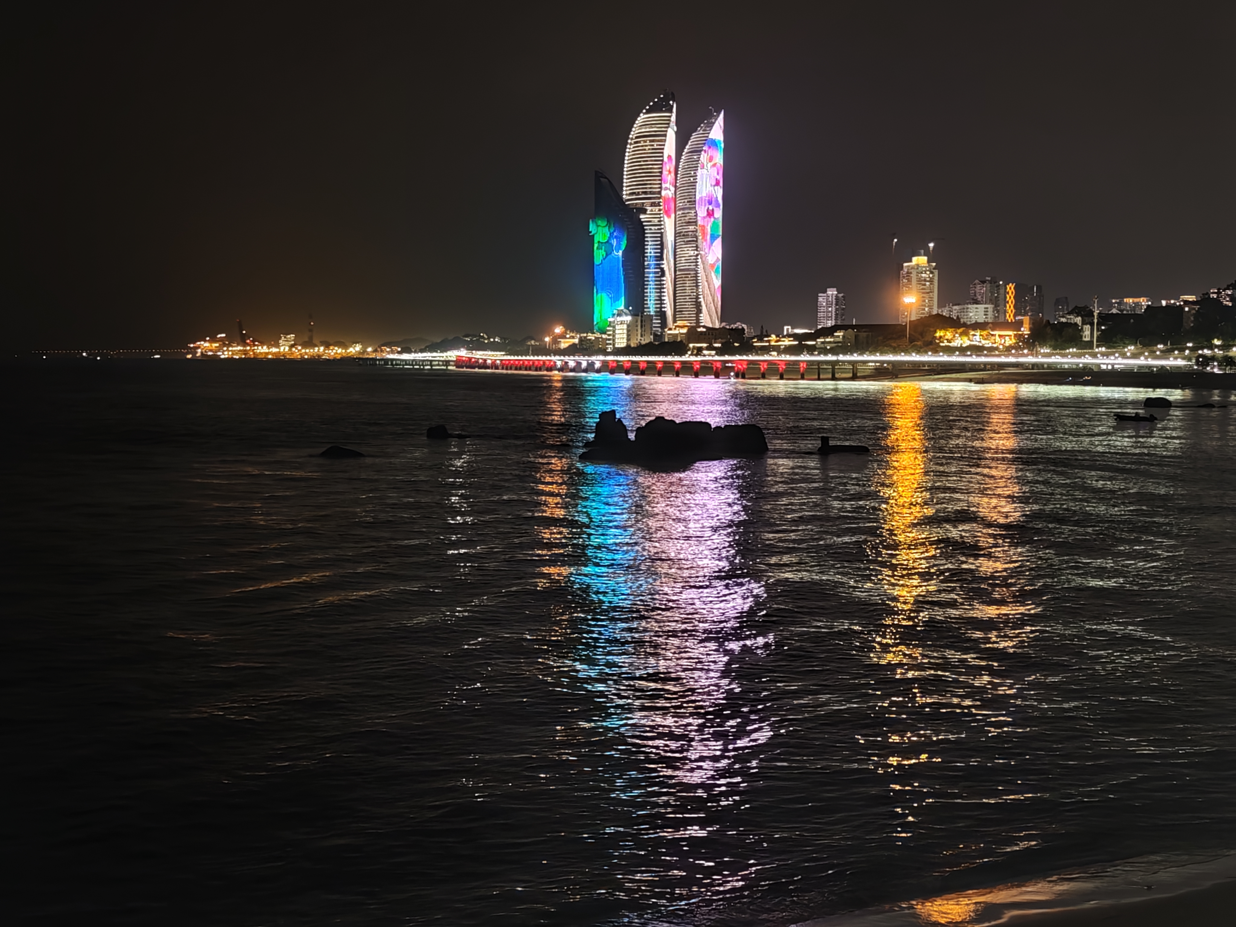 海面上的灯光
